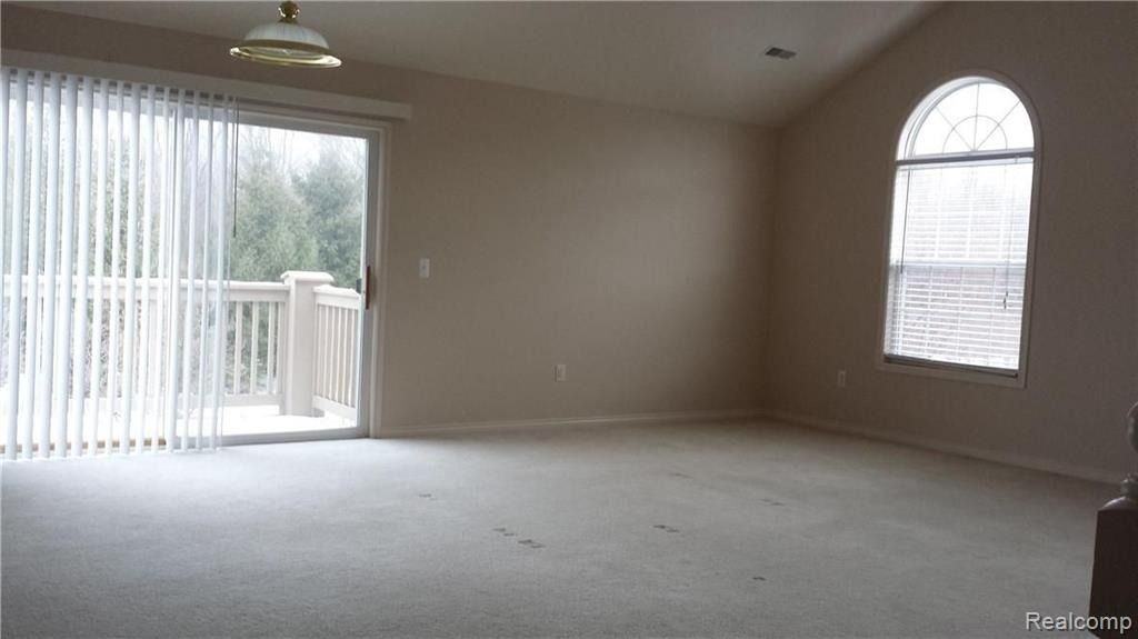 28339 Carlton Way Dr - Photo 4 of 12