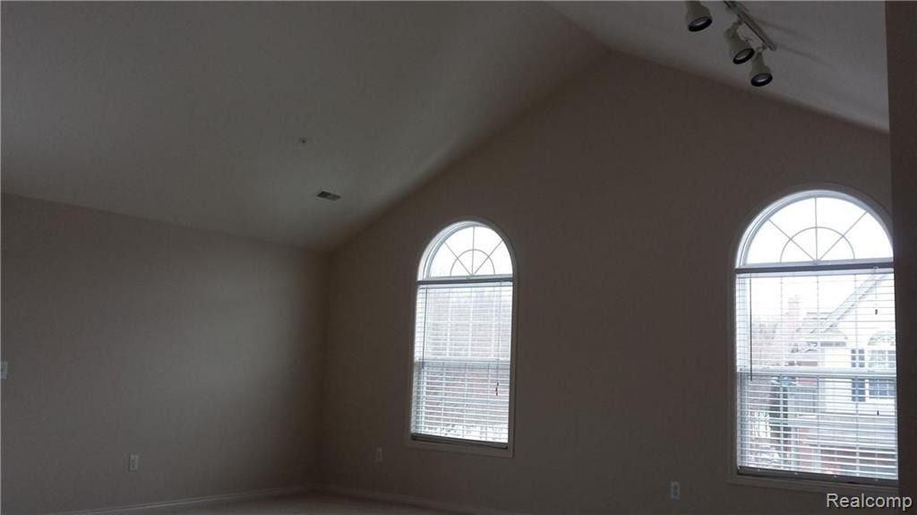 28339 Carlton Way Dr - Photo 5 of 12
