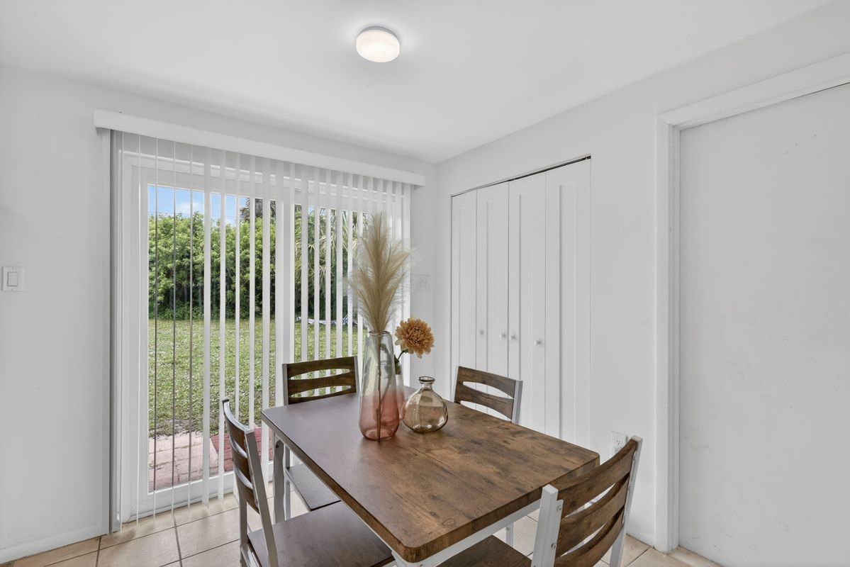 1057 Tropical Ave Nw - Photo 4 of 31