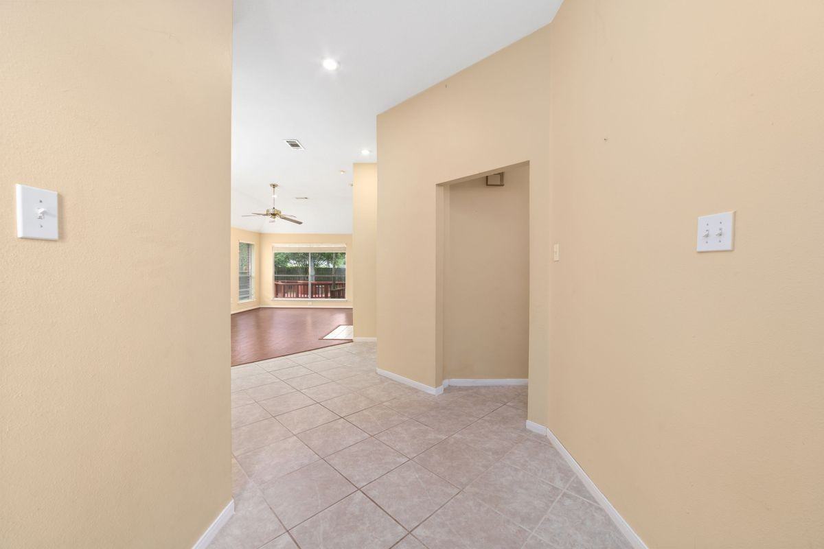 1503 Telkwa Dr - Photo 3 of 23