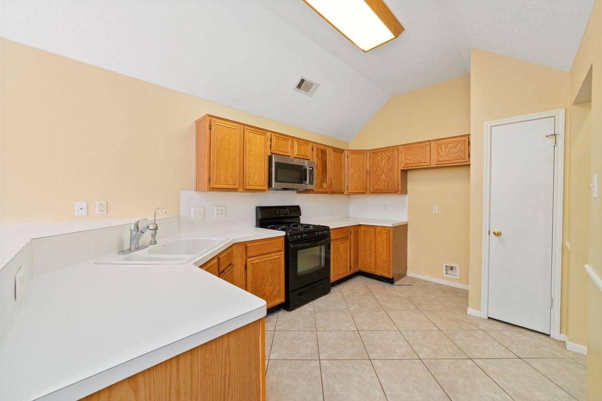 1503 Telkwa Dr - Photo 5 of 23