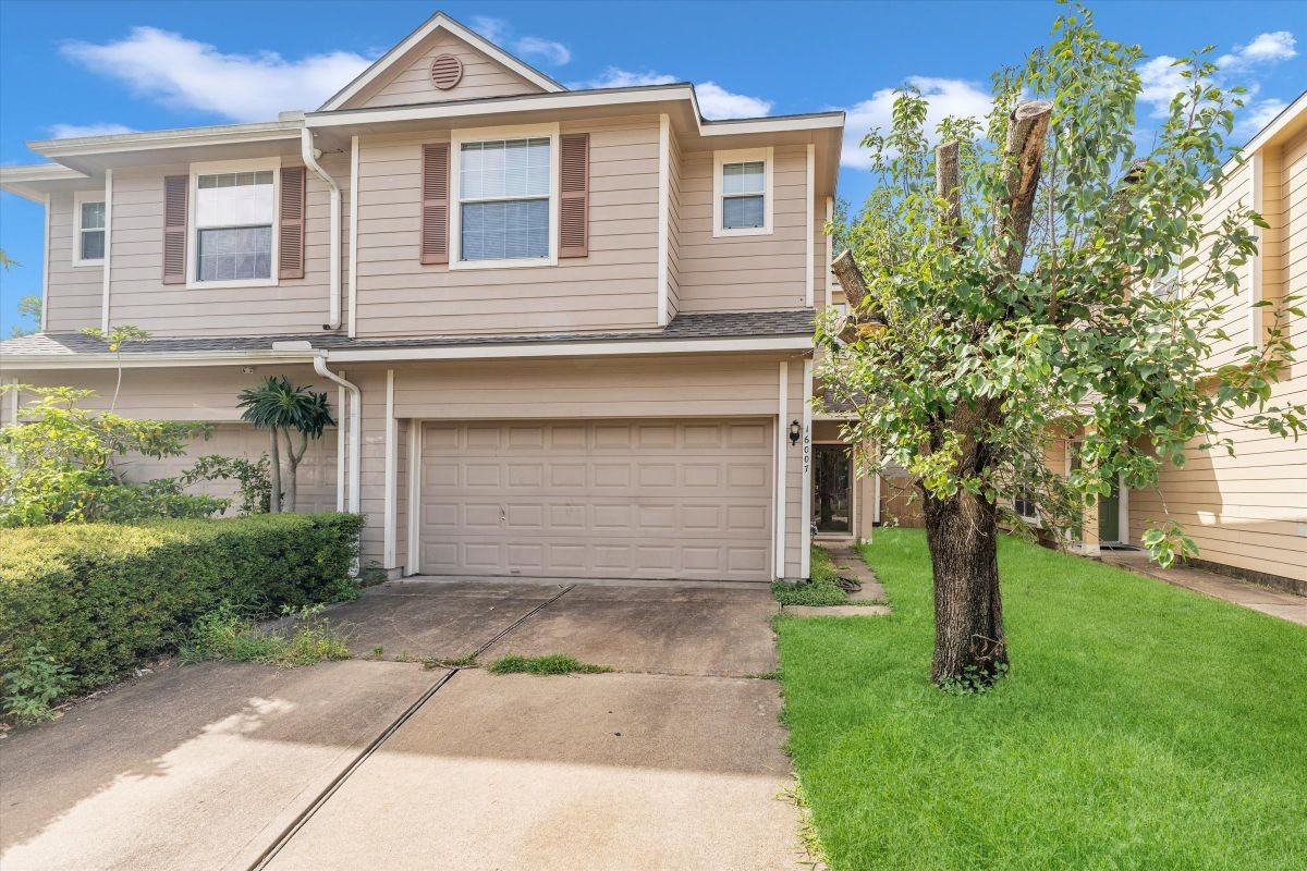 16007 Sandy Path Ln - Photo 2 of 50
