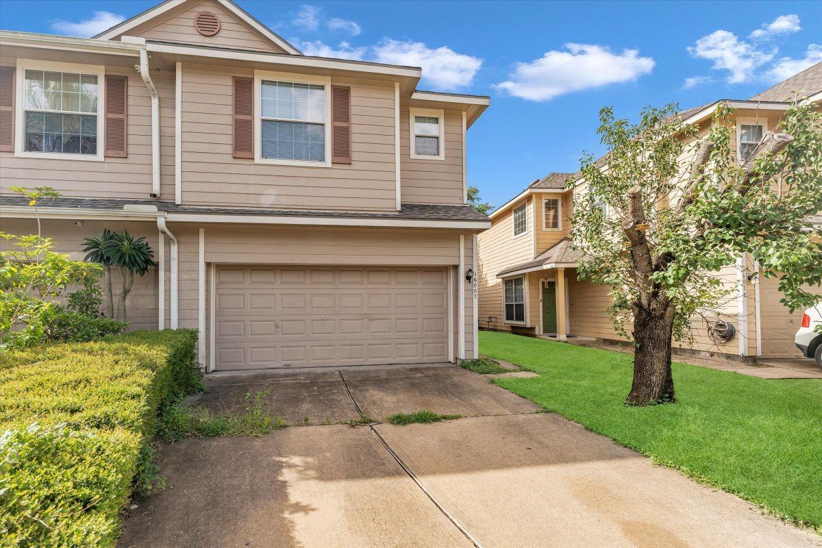 16007 Sandy Path Ln - Photo 3 of 50