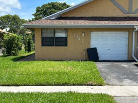 7427 Sw 11th Ct - Photo 1 of 1