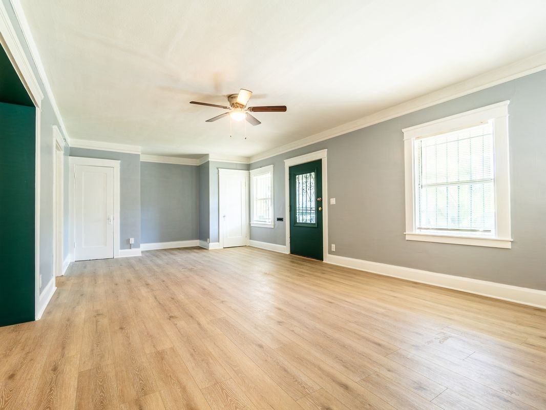 223 S Reno St - Photo 2 of 36