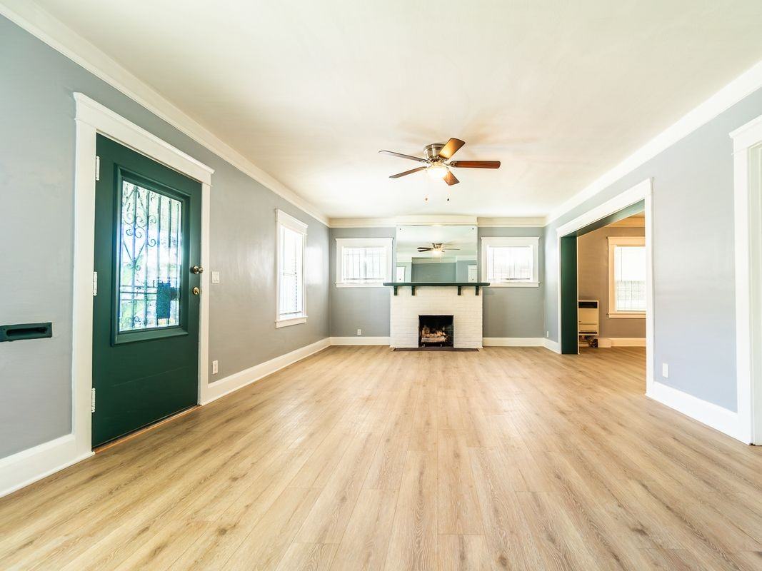 223 S Reno St - Photo 4 of 36