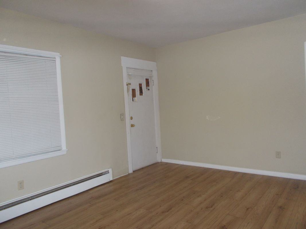 161 Howard Ave - Photo 3 of 5