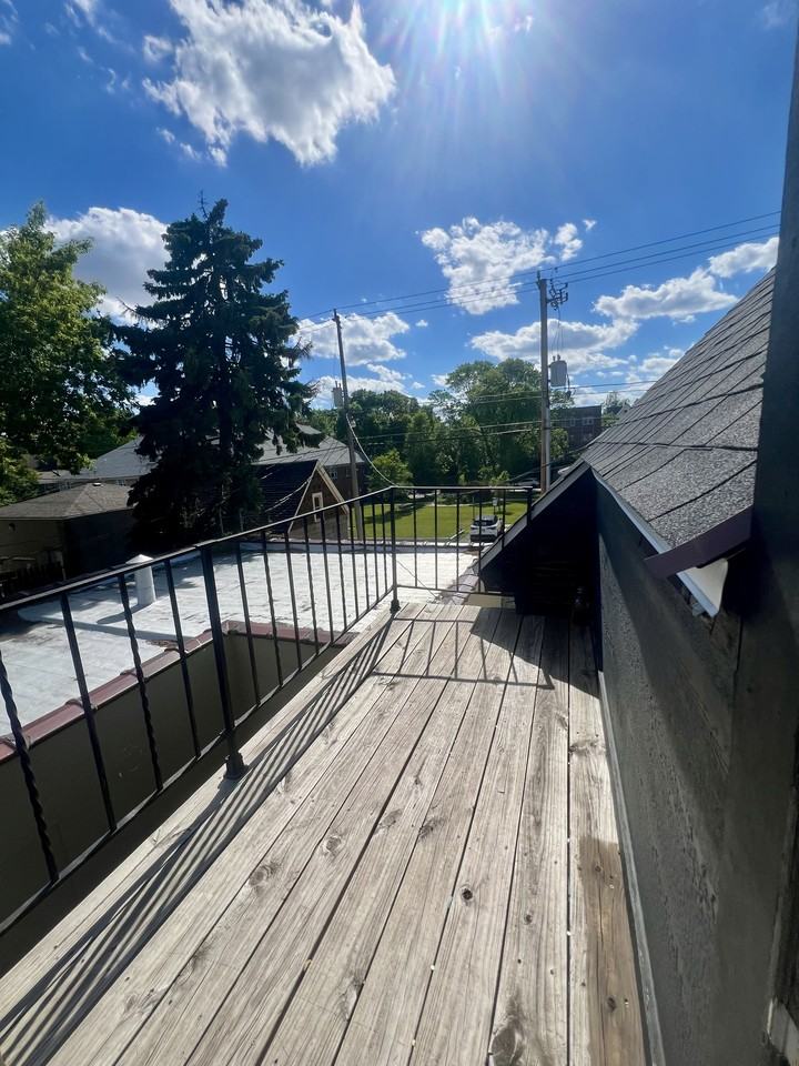 2959 N Oakland Ave - Photo 4 of 18