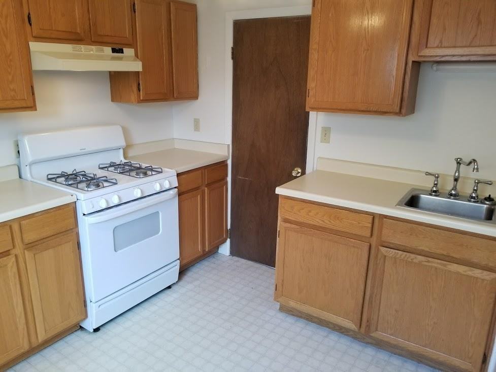 3176 W Pikes Peak Ave - Photo 4 of 7