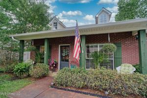 featured image of 408 Green Tree Pl
