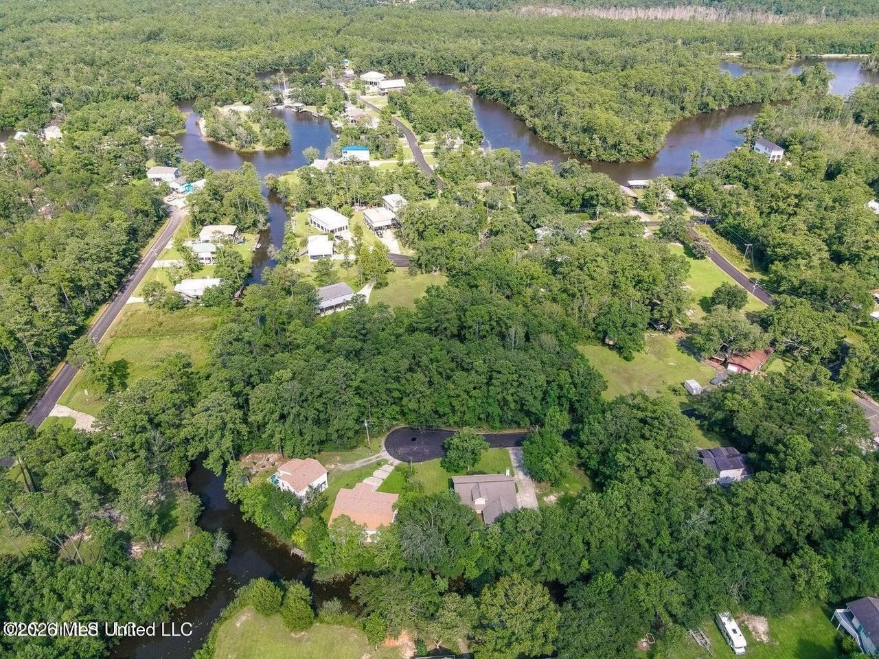 12216 Sandy Hook Ln - Photo 3 of 16