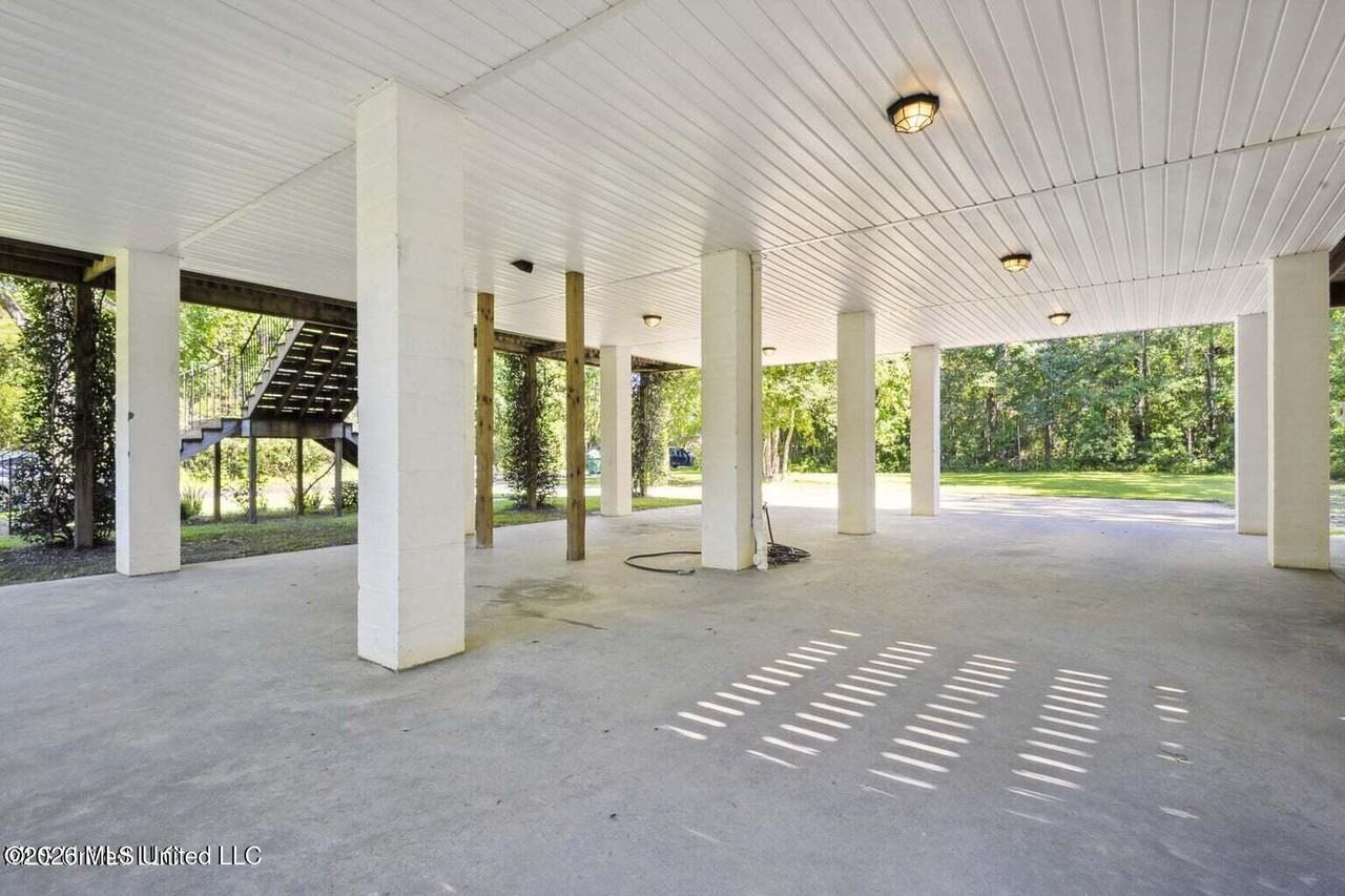 12216 Sandy Hook Ln - Photo 6 of 16