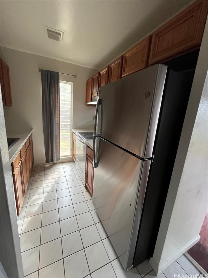 94-413 Lanikuhana Pl - Photo 2 of 18