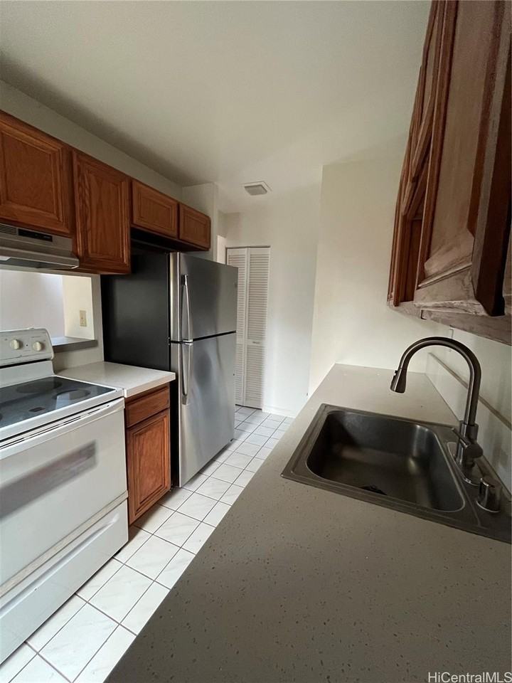 94-413 Lanikuhana Pl - Photo 3 of 18