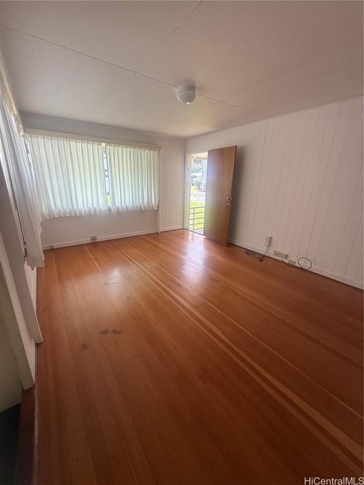 2329 Orchid St - Photo 3 of 15