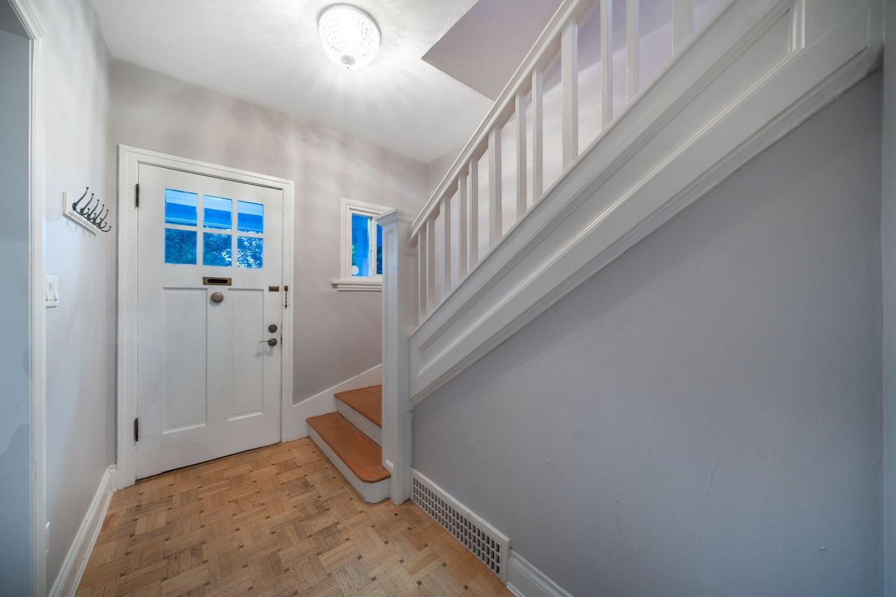 2528 Adanac Street - Photo 10
