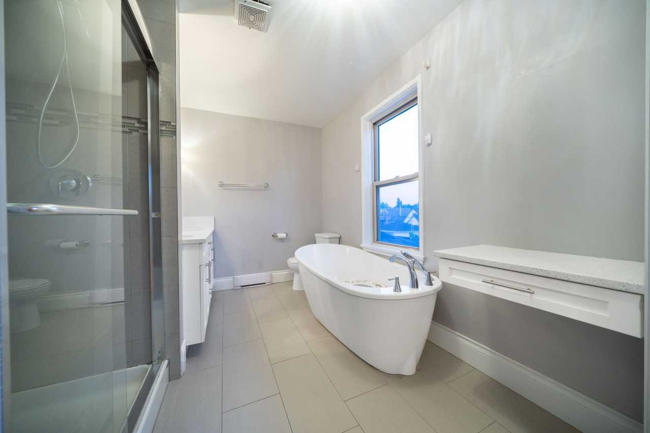 2528 Adanac Street - Photo 16