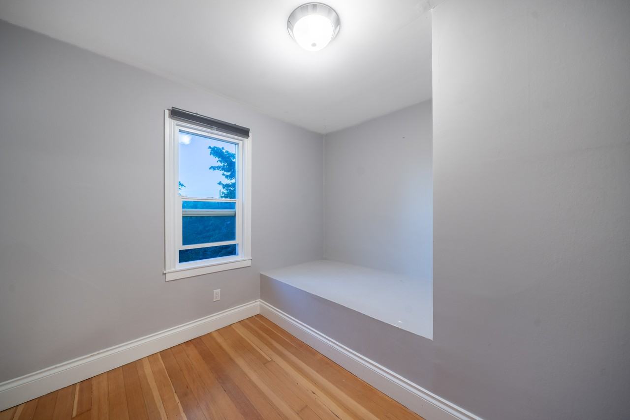 2528 Adanac Street - Photo 19