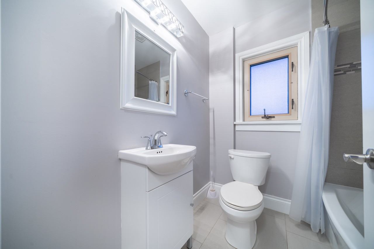 2528 Adanac Street - Photo 21