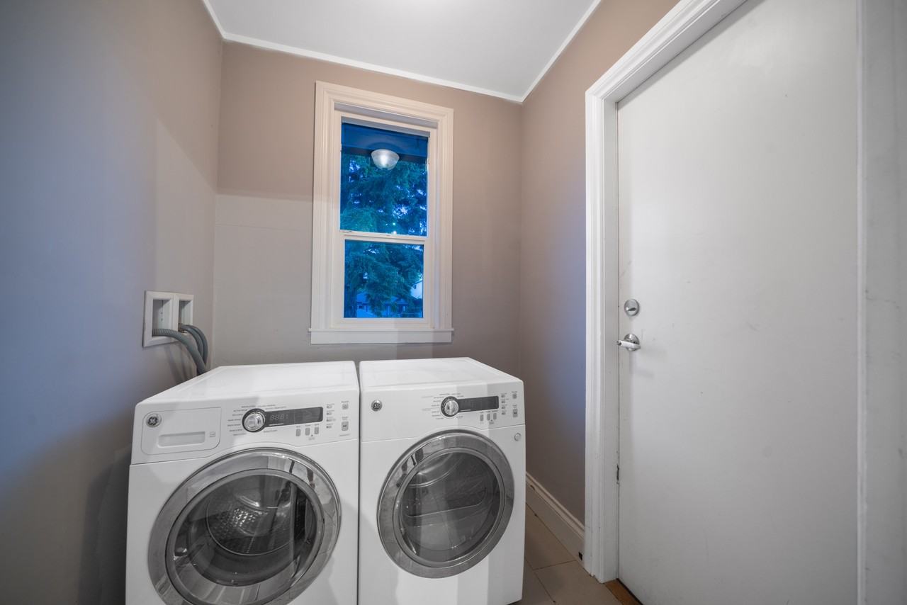 2528 Adanac Street - Photo 23