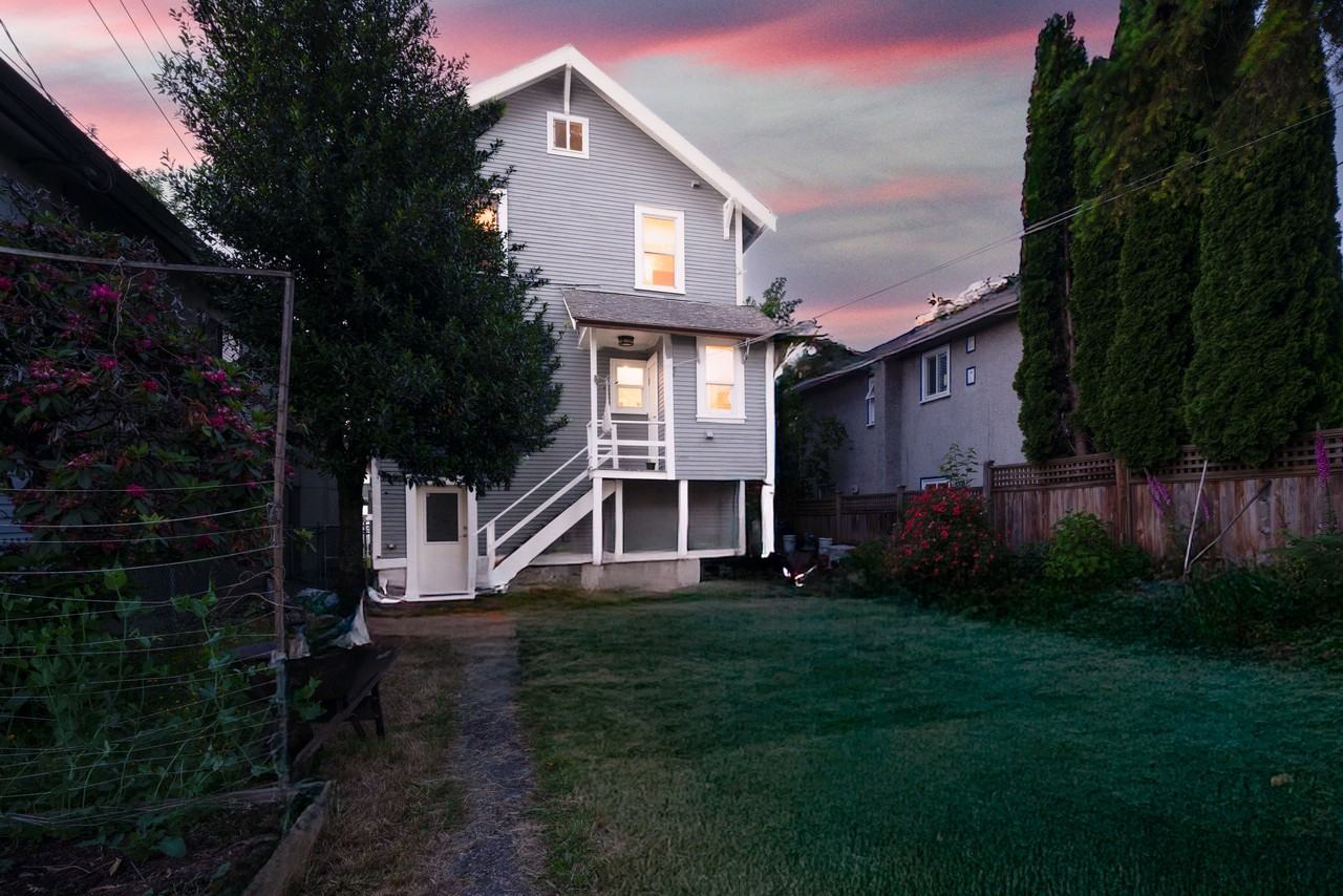 2528 Adanac Street - Photo 25