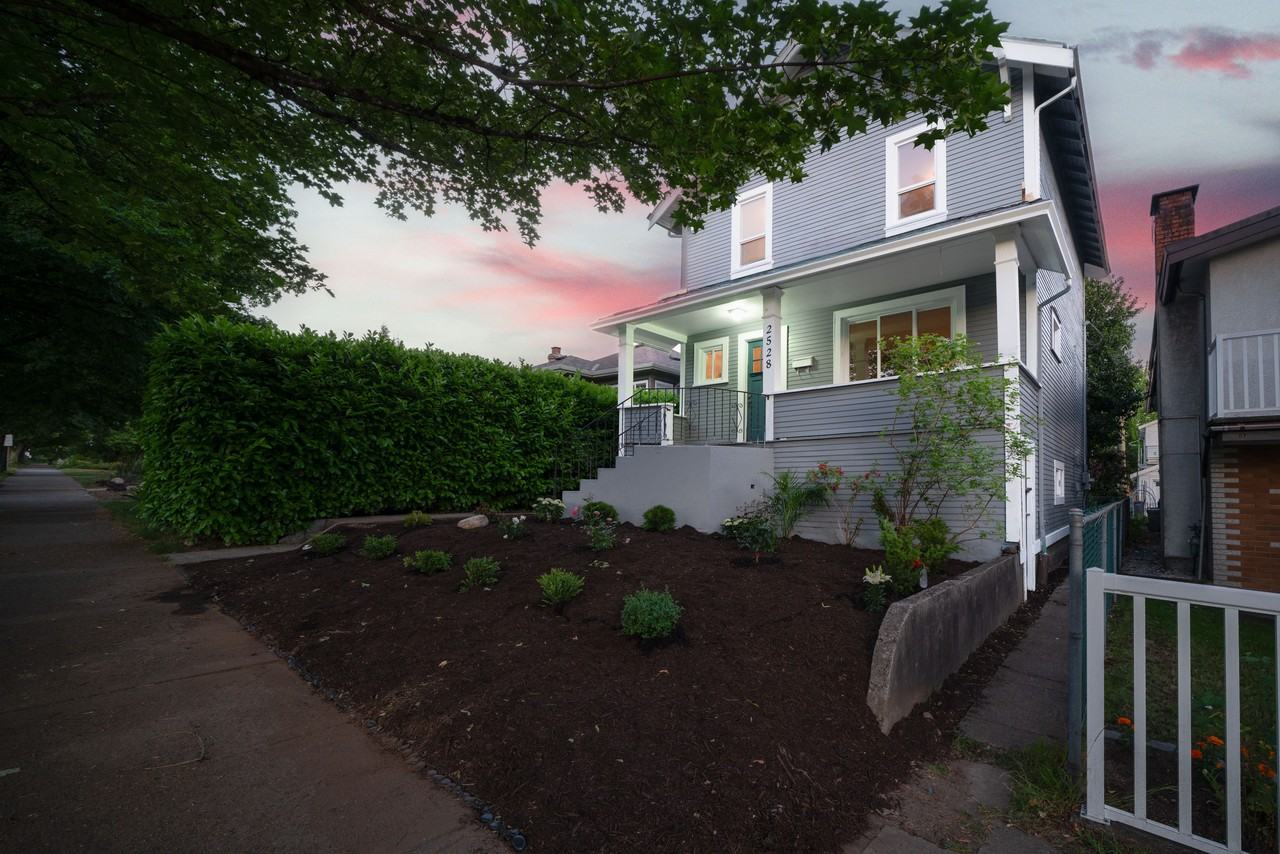 2528 Adanac Street - Photo 26