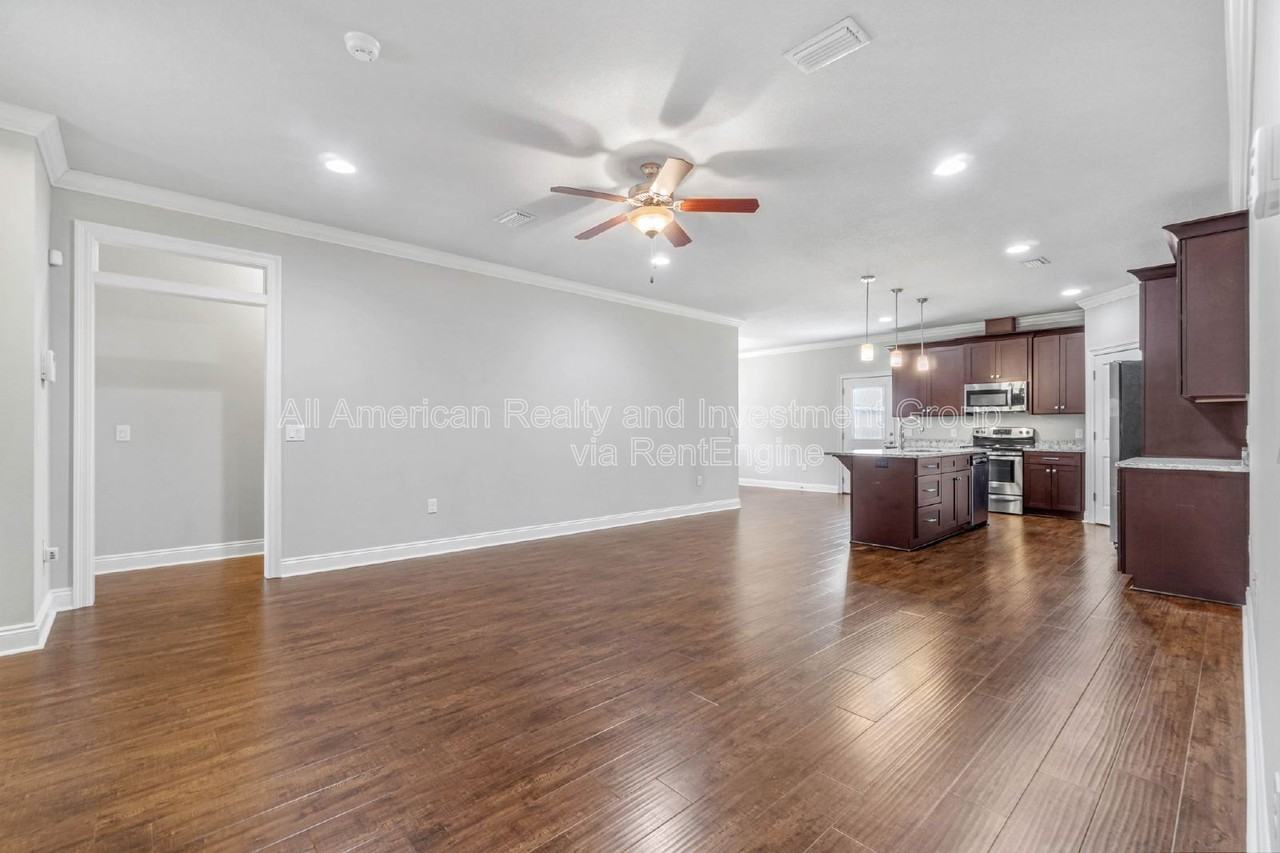 2140 Nina St - Photo 3 of 23