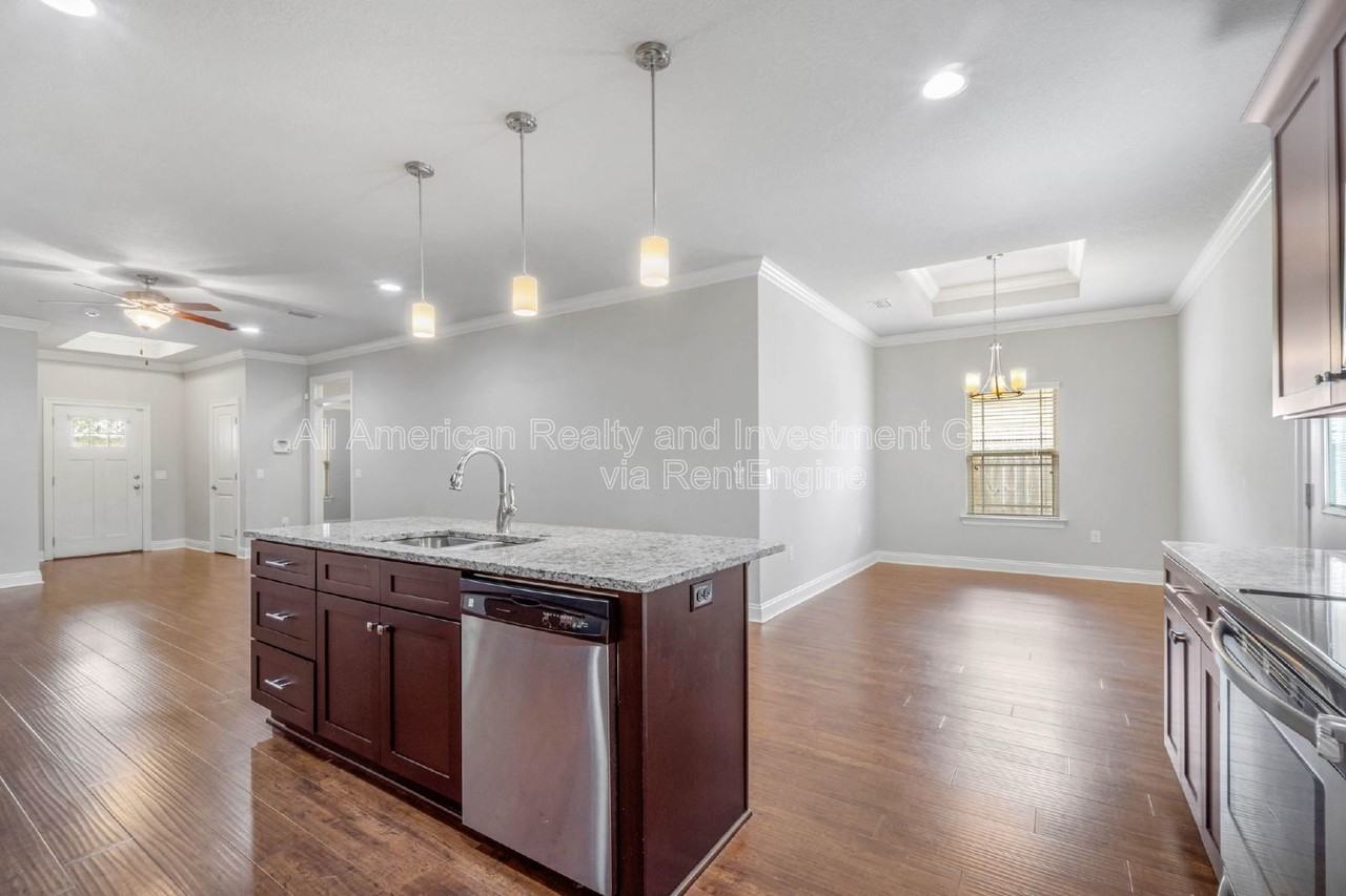2140 Nina St - Photo 7 of 23
