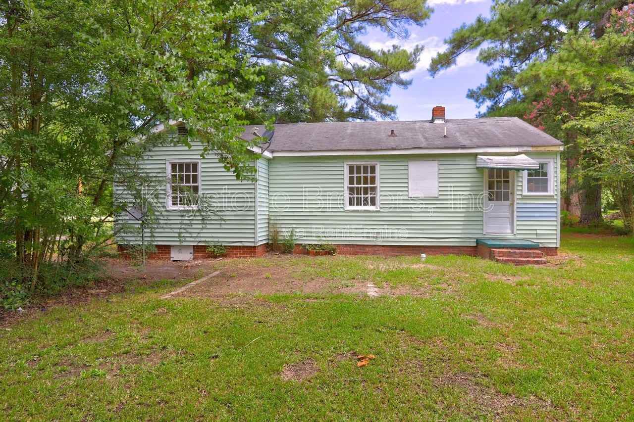 2752 Alden St - Photo 2 of 9