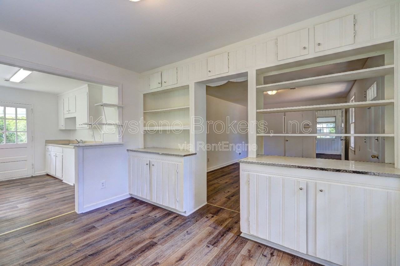 2752 Alden St - Photo 5 of 9