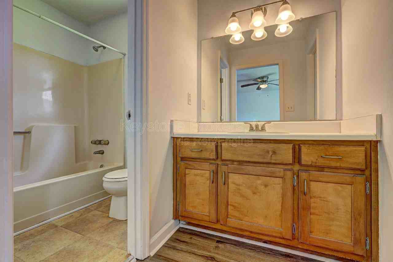 212 Clarkdell Dr - Photo 7 of 10