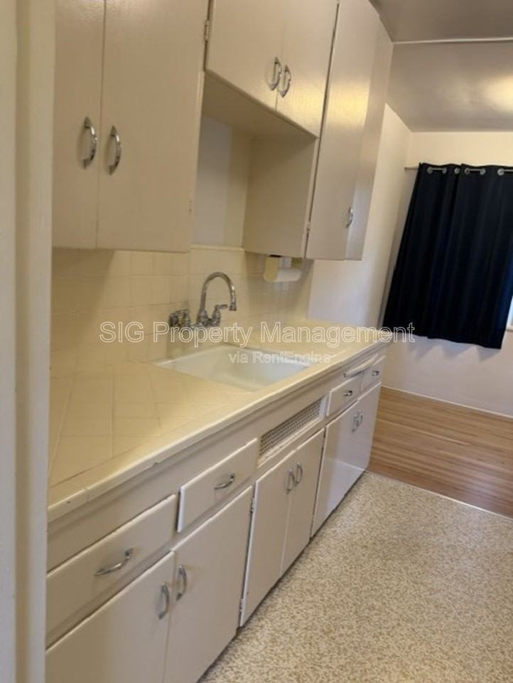 2341 Florencita Ave - Photo 4 of 12