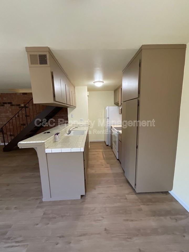 1315 Scossa Ave #2 - Photo 5 of 16