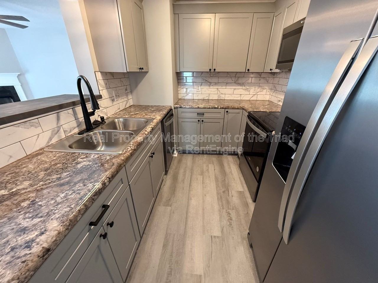 521 Mill Pond Dr - Photo 3 of 15