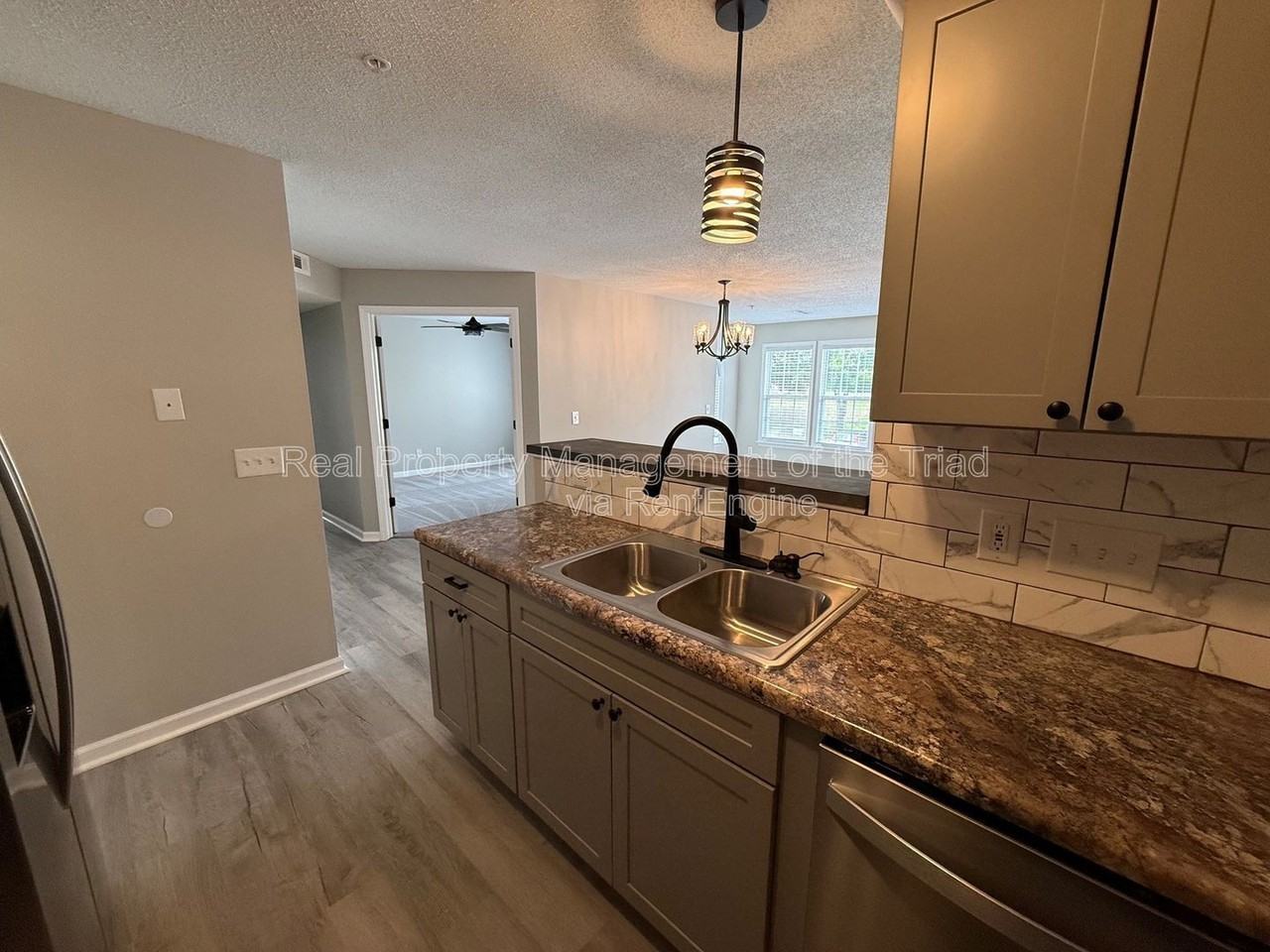 521 Mill Pond Dr - Photo 4 of 15