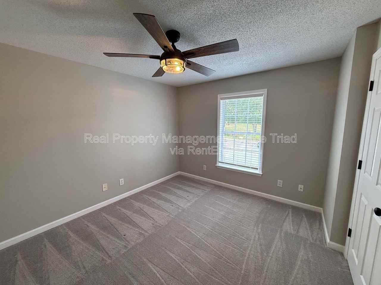 521 Mill Pond Dr - Photo 5 of 15