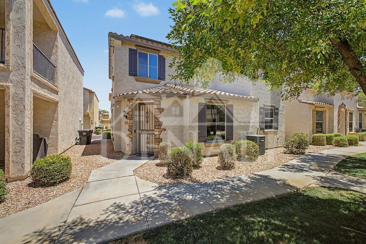 17737 W Woodrow Ln - Photo 2 of 22