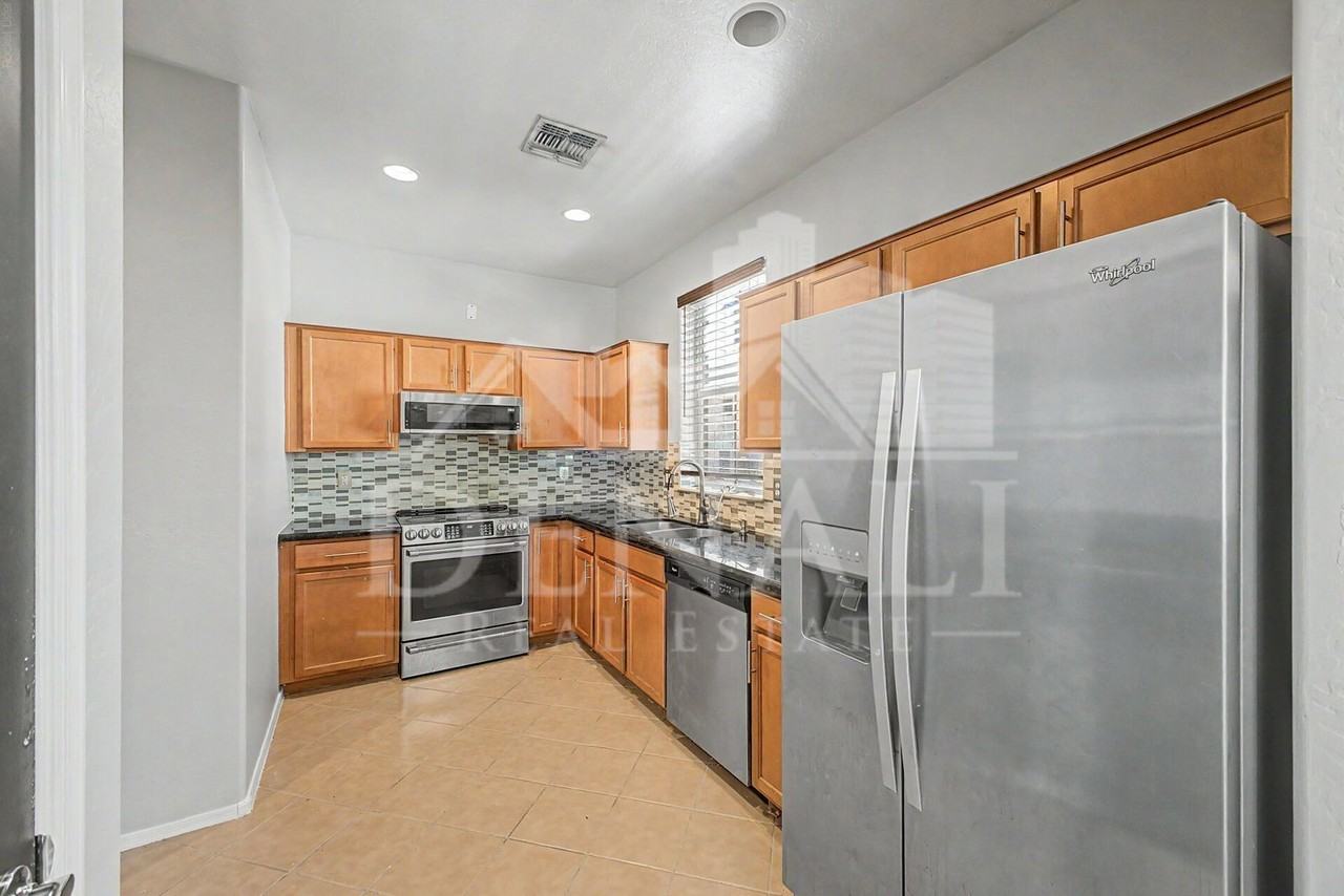 17737 W Woodrow Ln - Photo 7 of 22