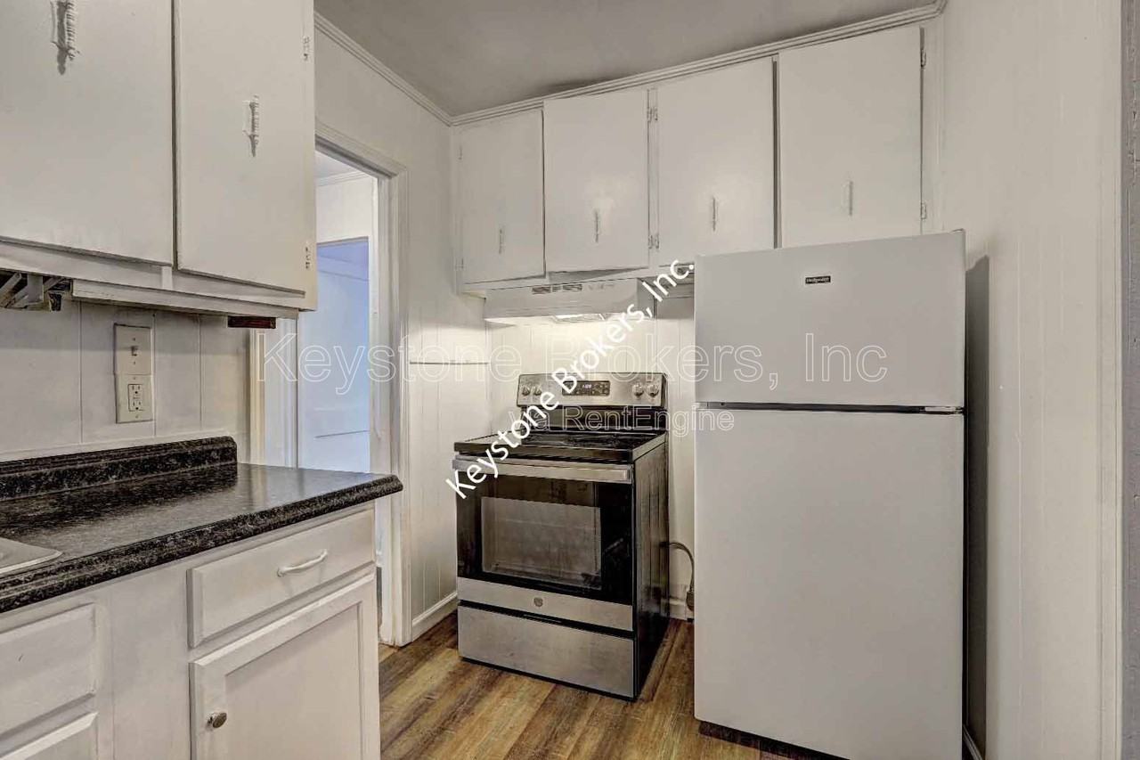 1212 Hartley St - Photo 5 of 11