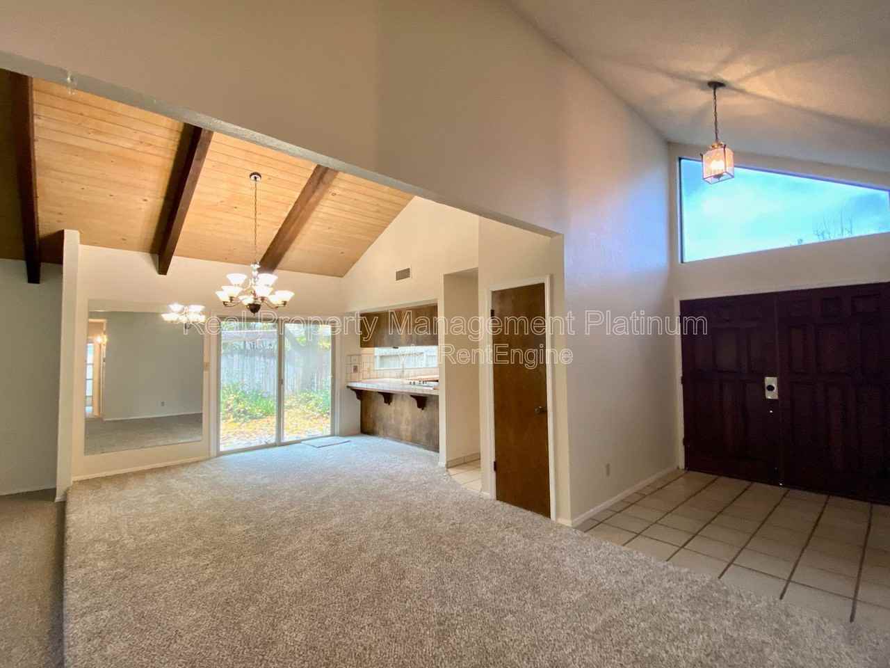 6141 N West Ave #102 - Photo 4 of 27