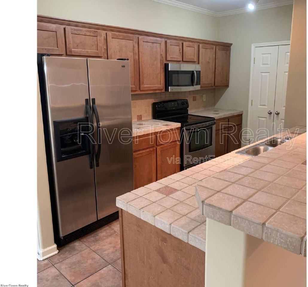 645 Gookin Pl #201 - Photo 2 of 12