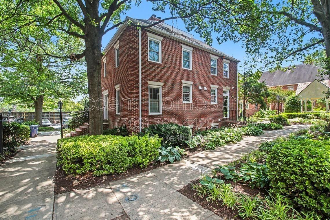 449 Old Town Ct