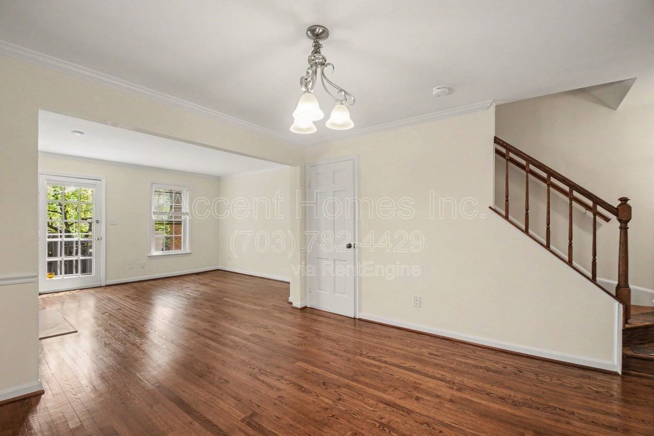 449 Old Town Ct - Photo 4 of 28
