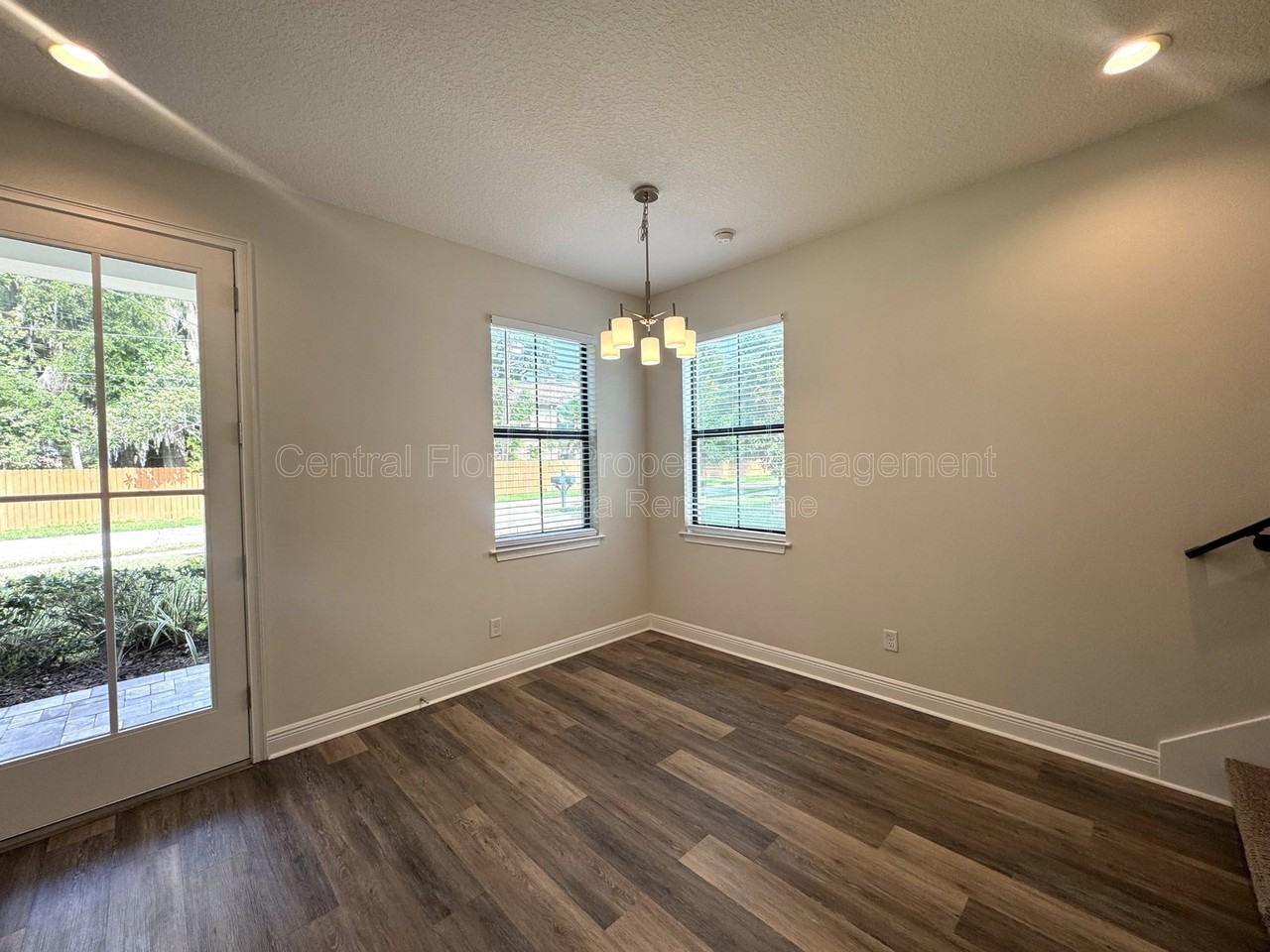 2861 Mayer St - Photo 5 of 32