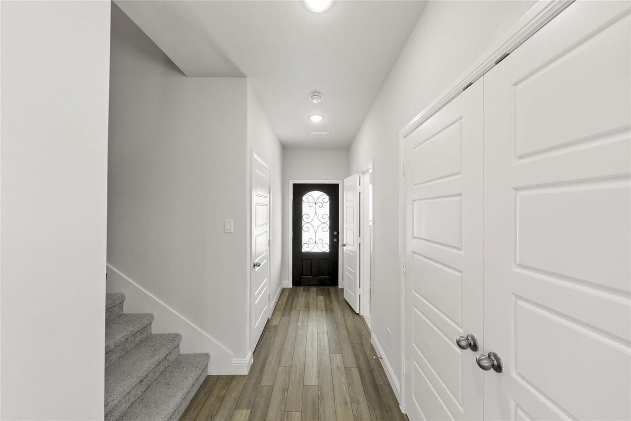 1060 Happy Holly Rd - Photo 4 of 30