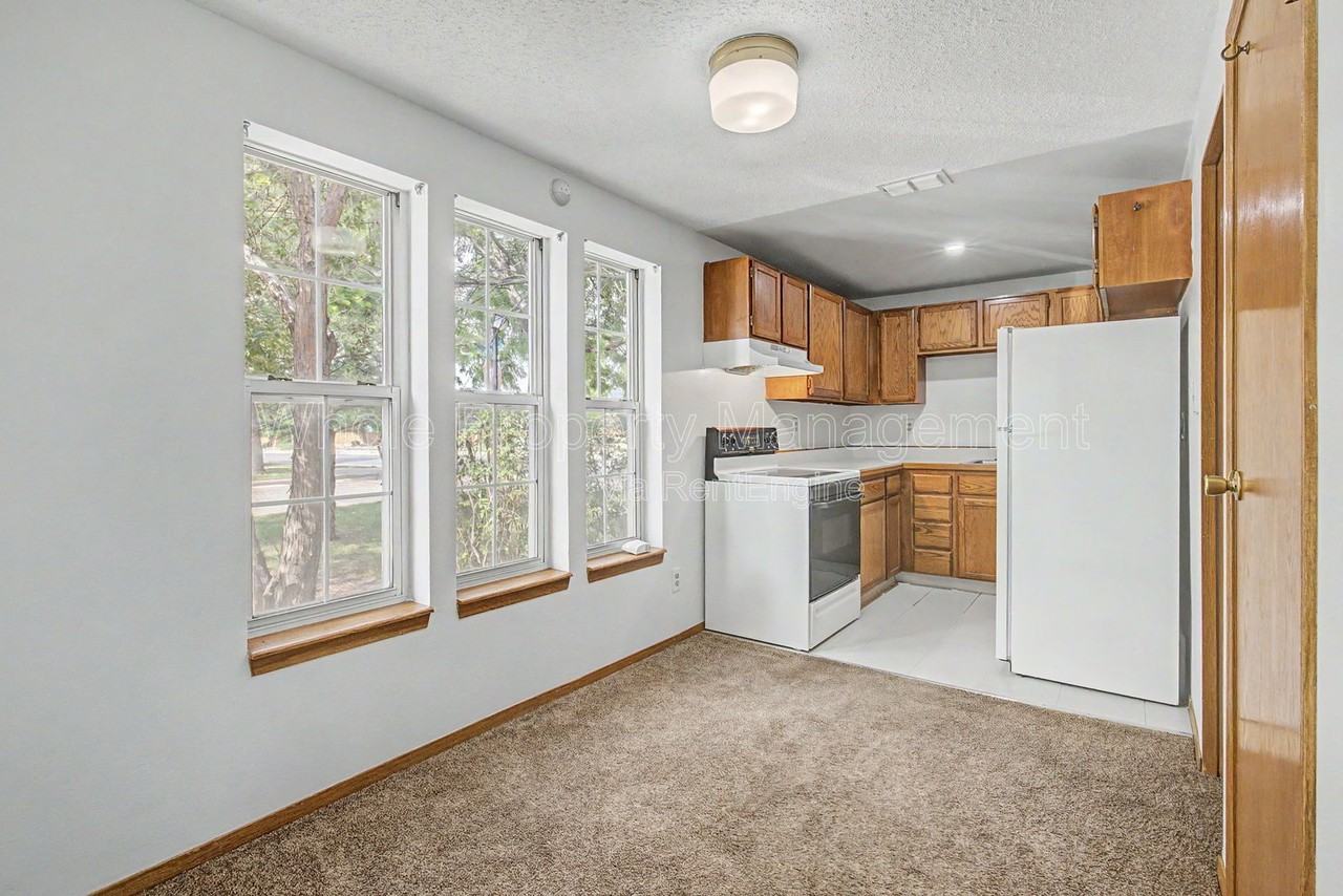 1504 S Ouray Cir #A - Photo 4 of 15