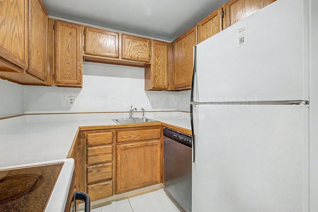 1504 S Ouray Cir #A - Photo 6 of 15