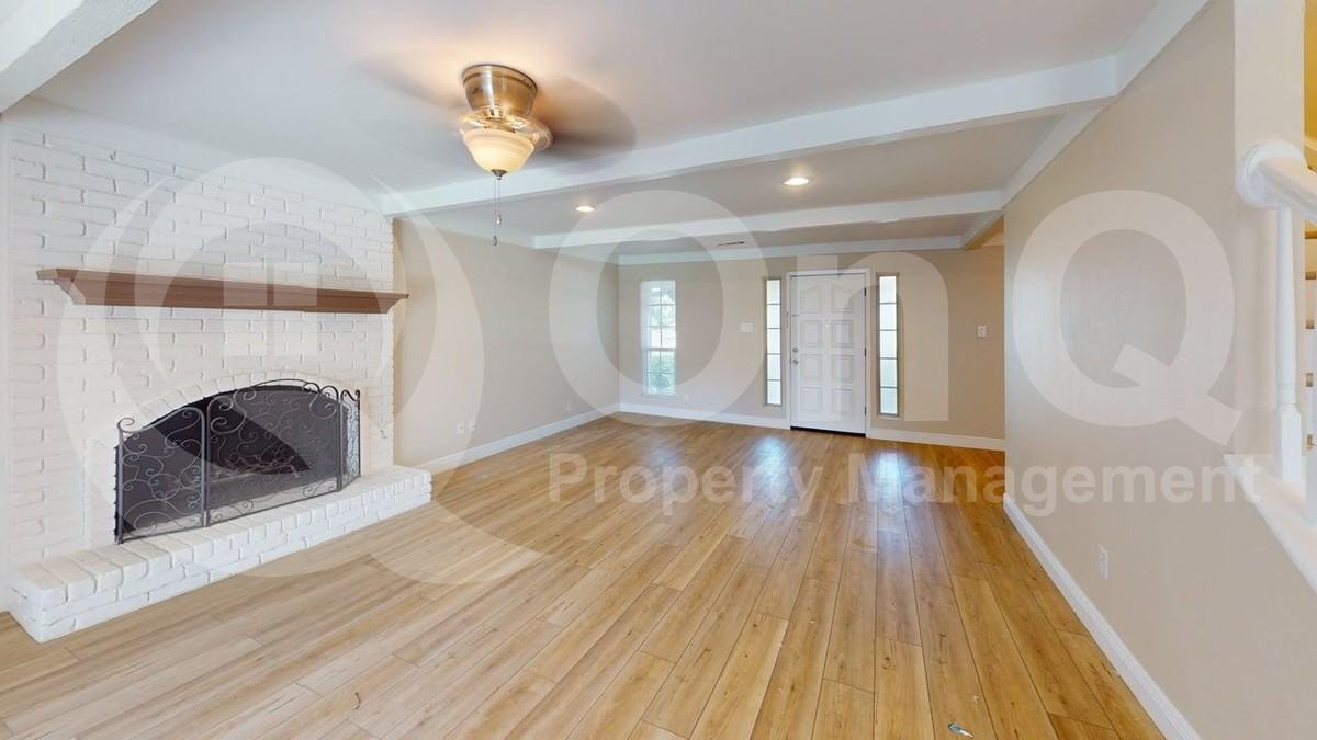 7804 Village Trail Dr - Photo 5 of 19