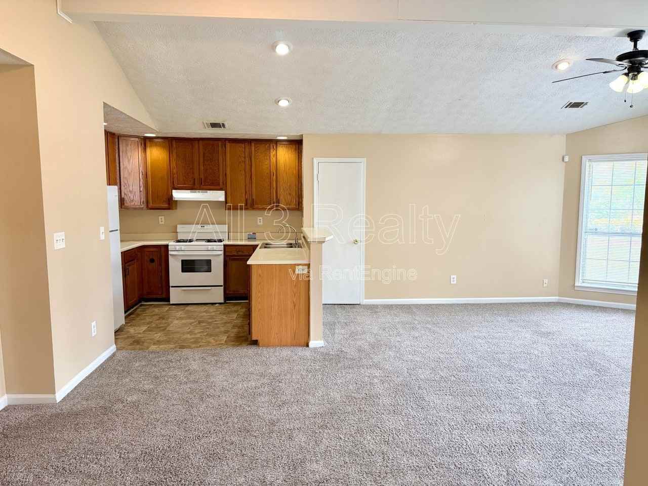 2140 Meadowview Ct Se #A - Photo 4 of 25