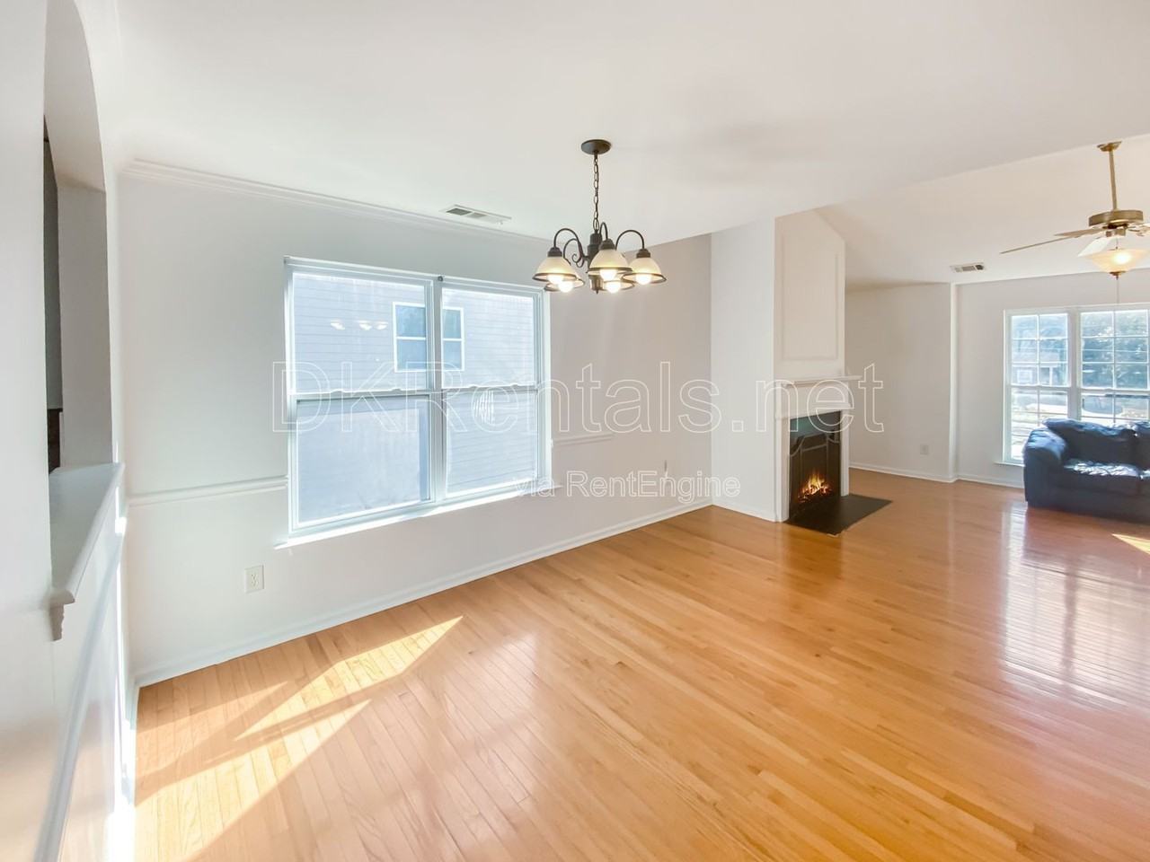 1068 S Gordon Rd - Photo 4 of 20